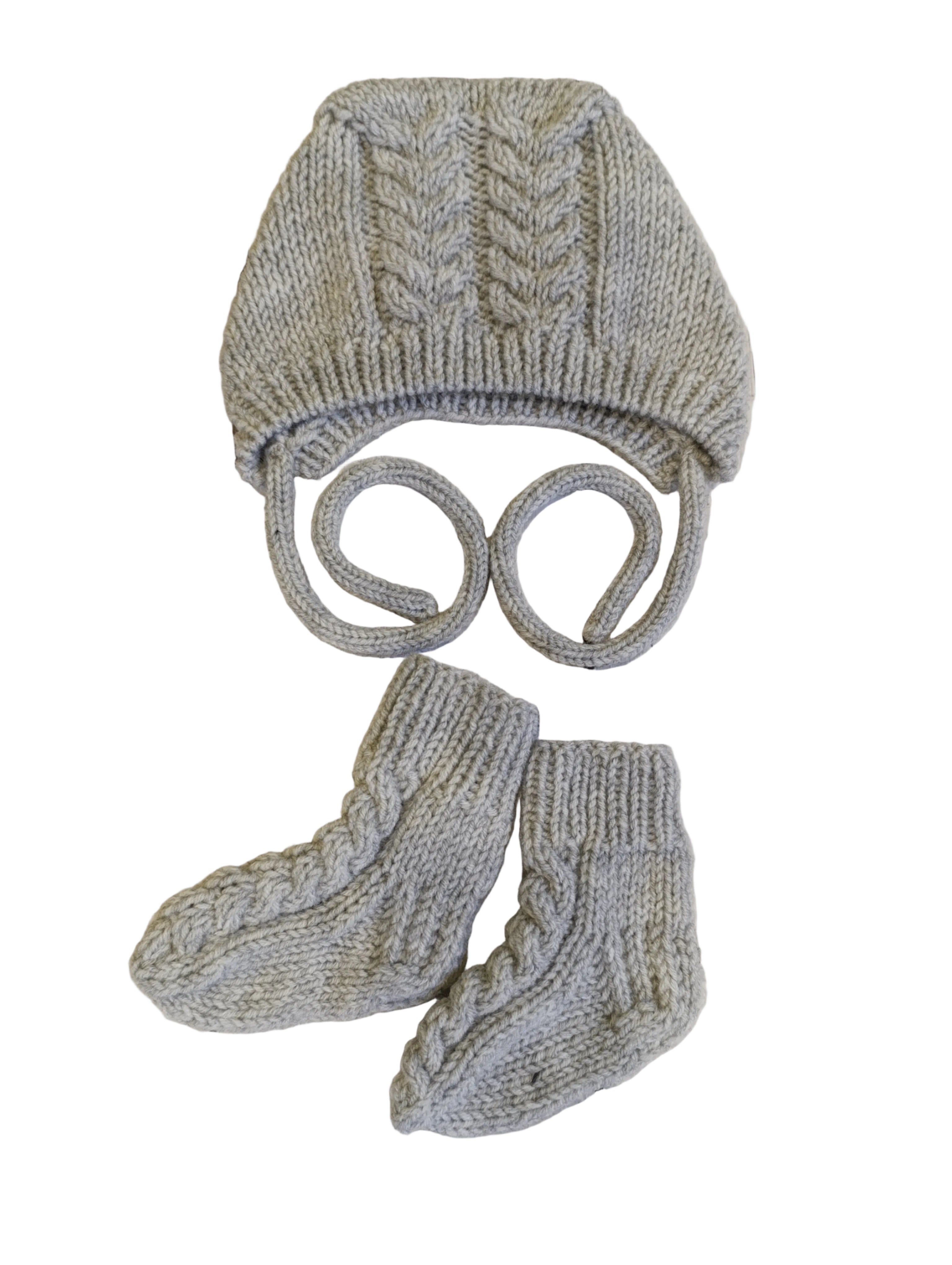 Kepurytė su kojinytėm