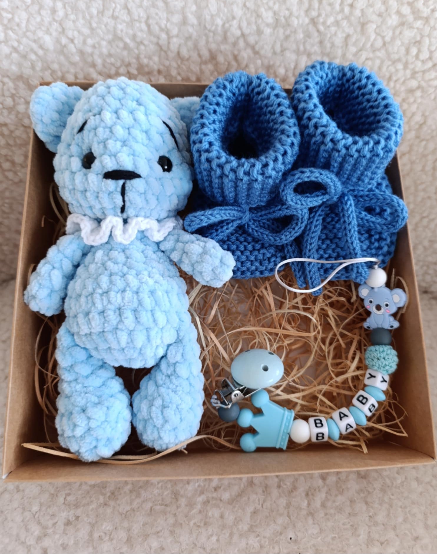 rankų darbo rinkinys kūdikiui