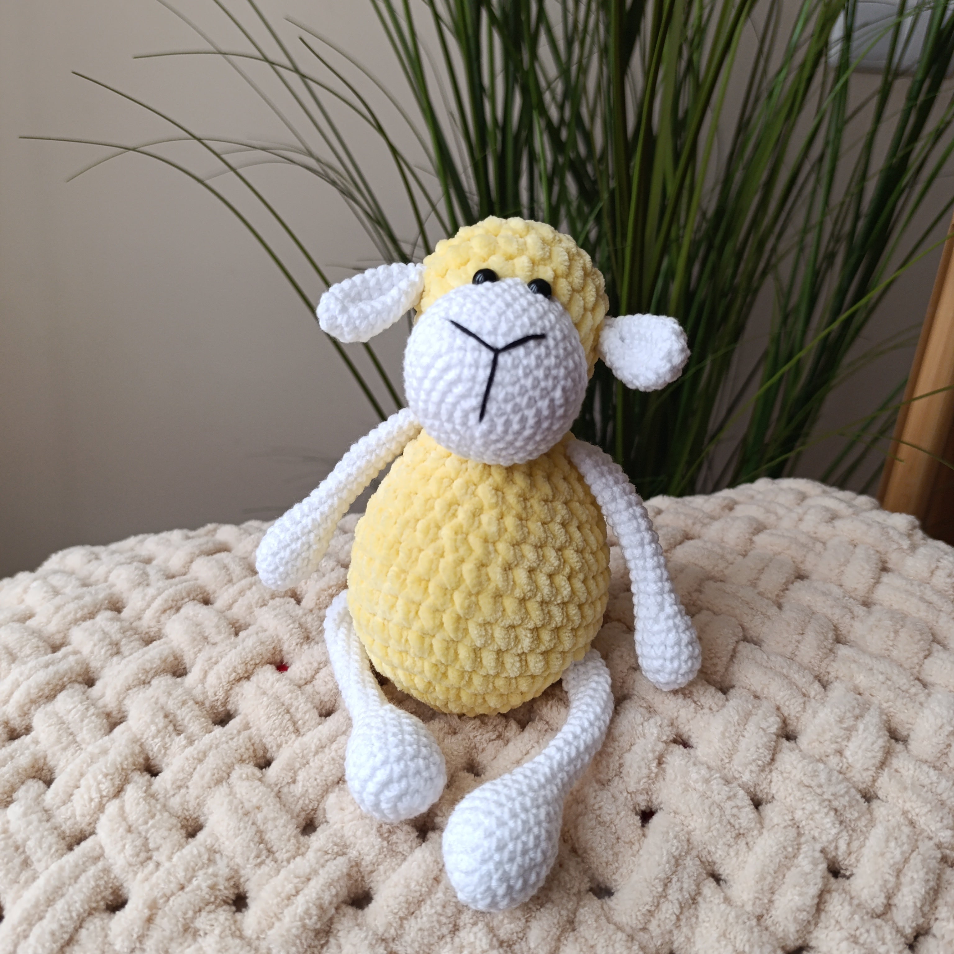 Žaisliukas avytė iš Himalaya Dolphin Baby siūlų