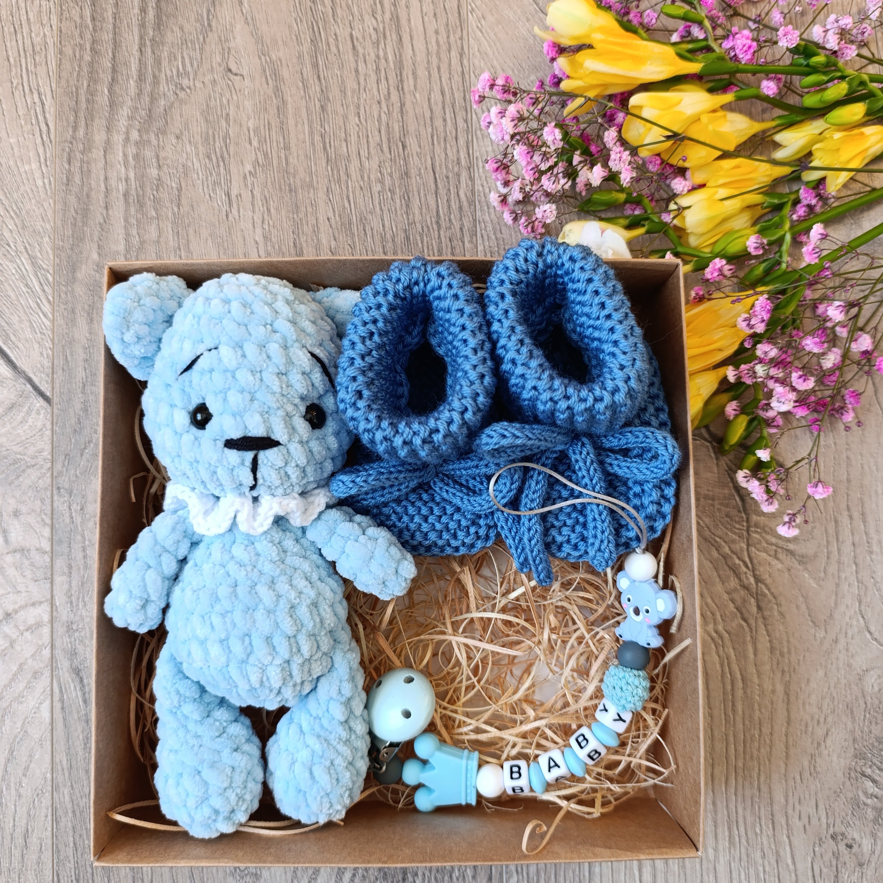 Rankų darbo kūdikio dovanų rinkinys