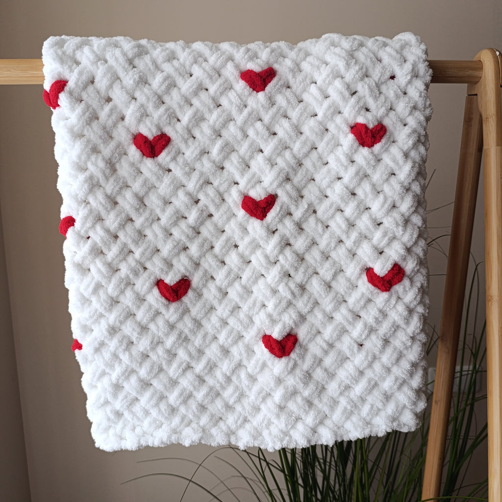 Baltas pledukas iš Alize Puffy siūlų