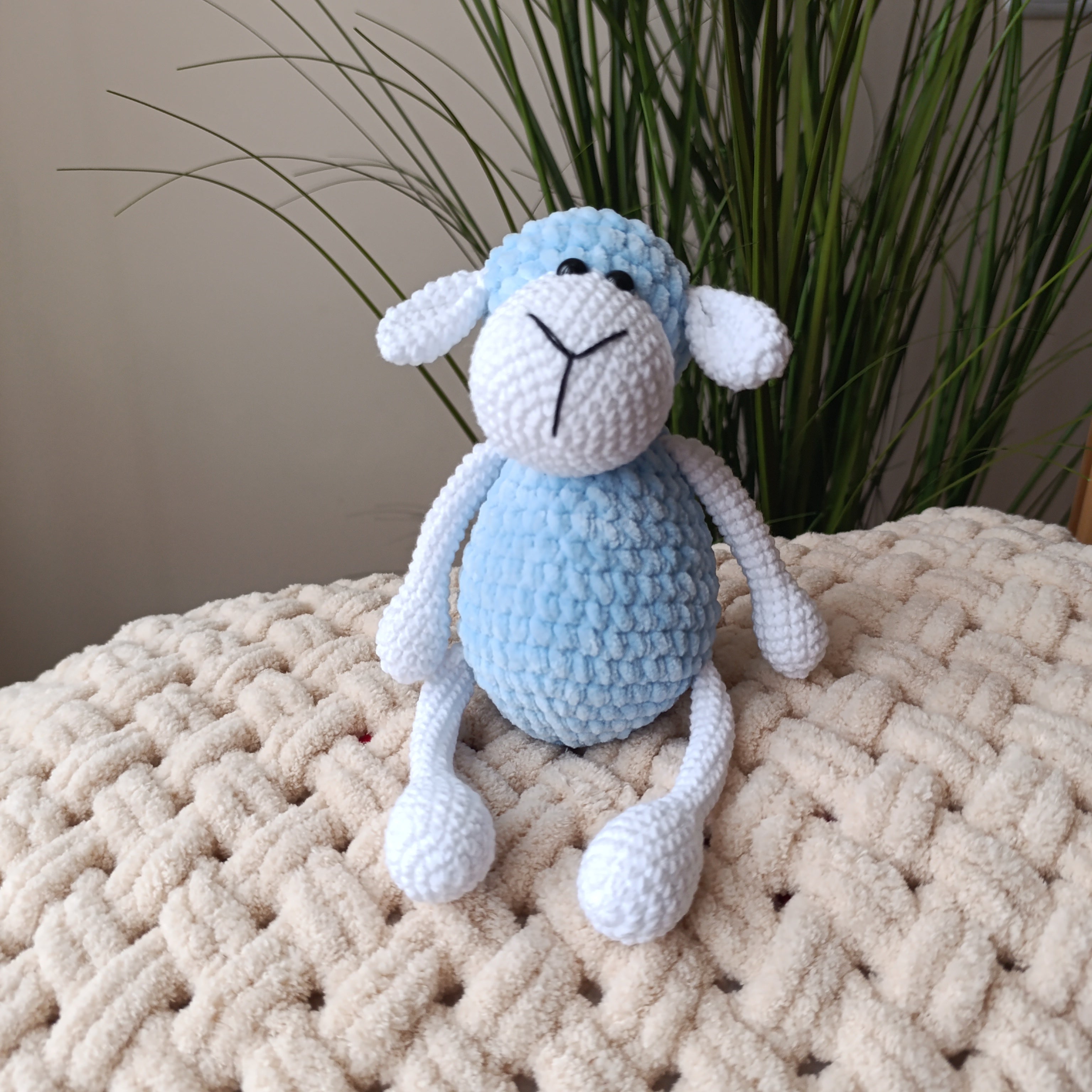 Žaisliukas avytė iš Himalaya Dolphin Baby siūlų